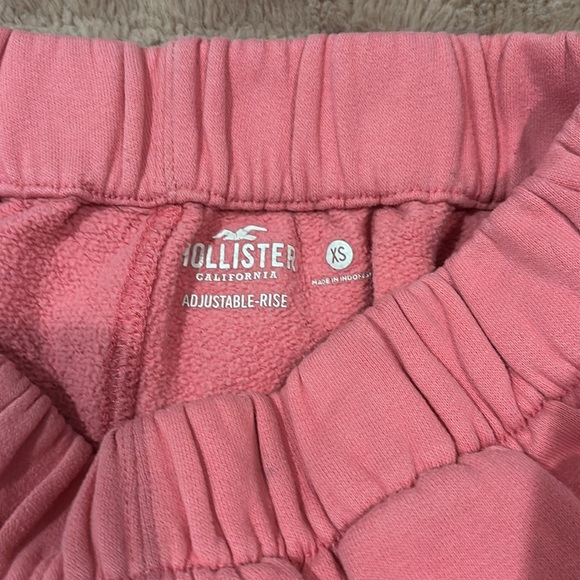 Pink Hollister Sweatpants (size XS) - Picture 3 of 4